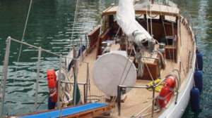 Il cantiere Fratelli Canale di Lavagna realizza questo Motorsailer di 15 metri nel 1963